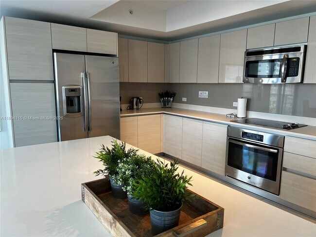 Photo - 2600 E Hallandale Beach Blvd Condo Unit T401