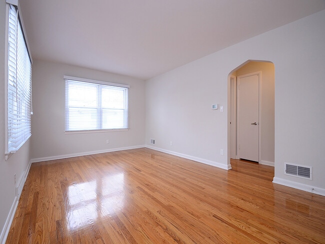Photo - 5630 Erskine St
