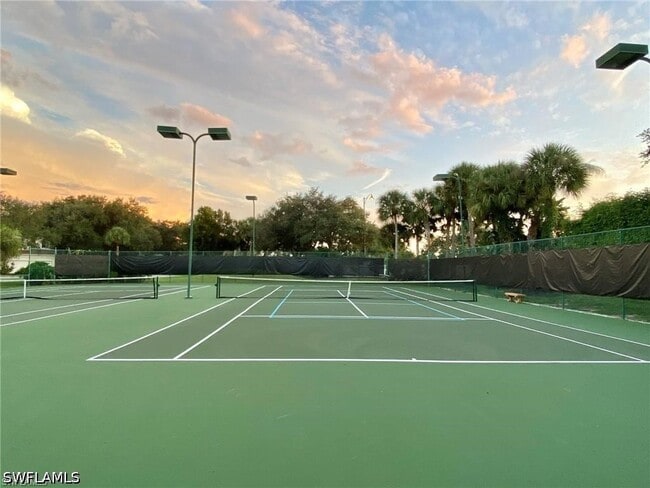 Photo - 25735 Lake Amelia Way Unidad 203