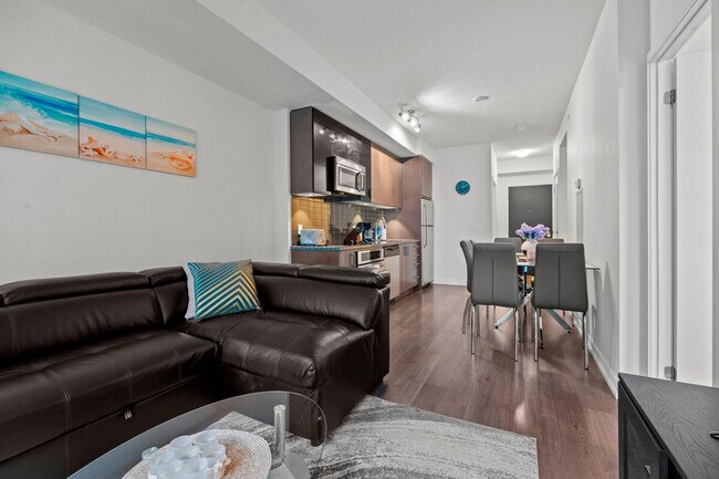 Photo - 109 Eglinton Ave E Unit SI ID1515758P
