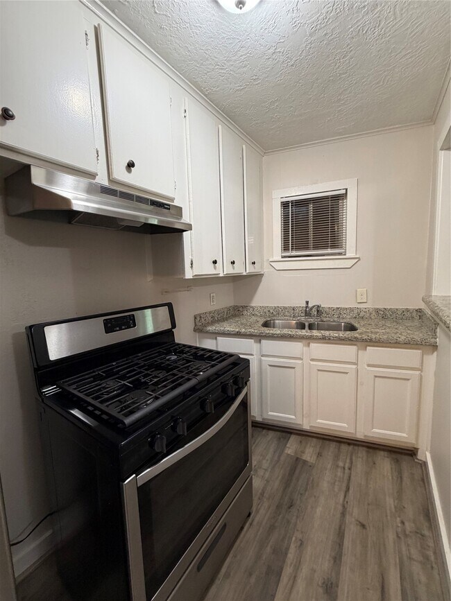 Photo - 4811 Oakland St Unit 6