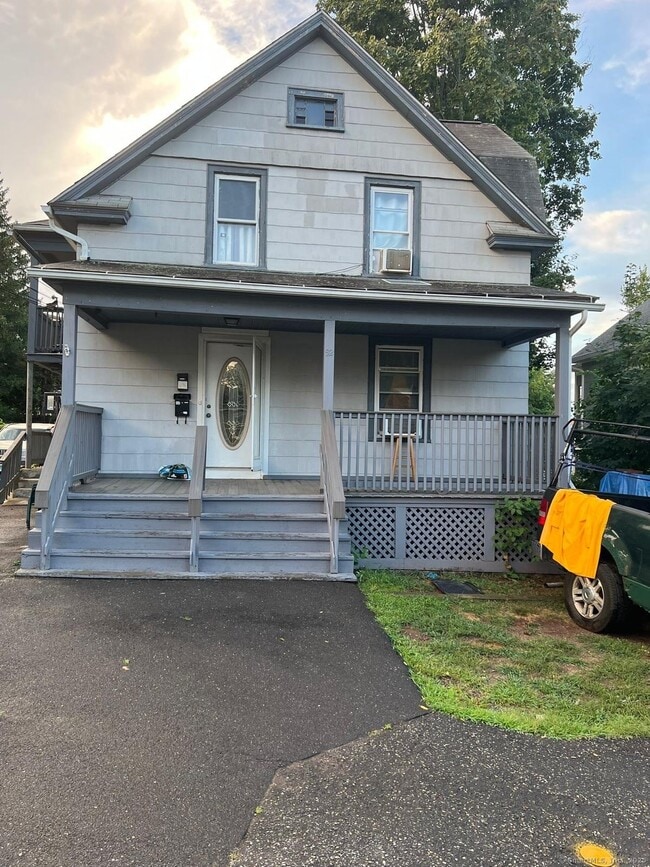 Building Photo - 92 Temple St Rental