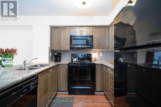 Photo - 225 Wellesley St E Unit 1004