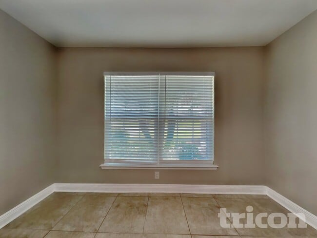 Photo - 73 Tucuman St