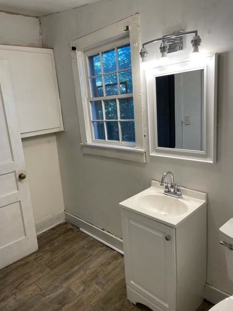 Photo - 318 E 12th St