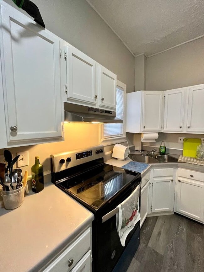 Photo - 120 65th St W