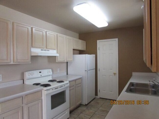 Photo - 3 Bed 2 Bath Home in Quiet Grand Junction Neighborhood