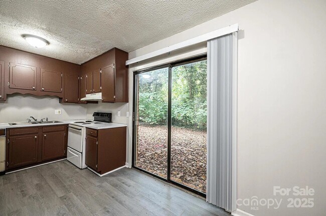 Photo - 1051 3rd St SE