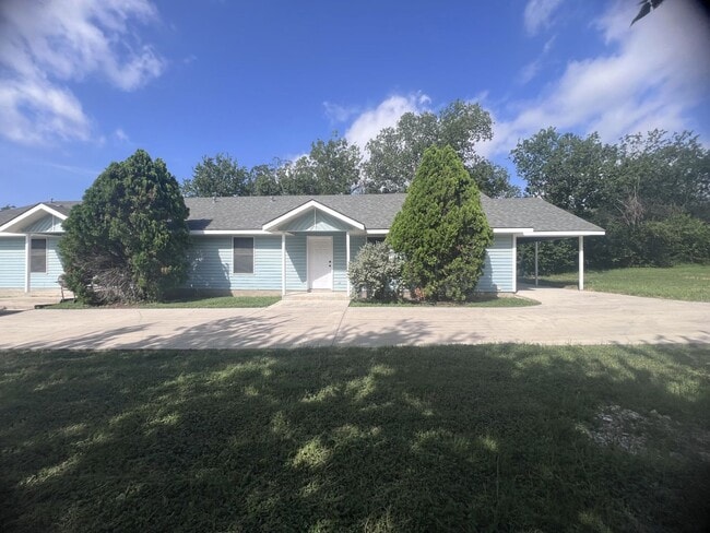 Photo - 2242-2244 Eastman Ave