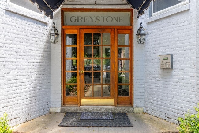 Photo - True Ghent Beauty 2/1 Move in Now