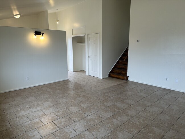 Photo - 17-19 Maple Grove