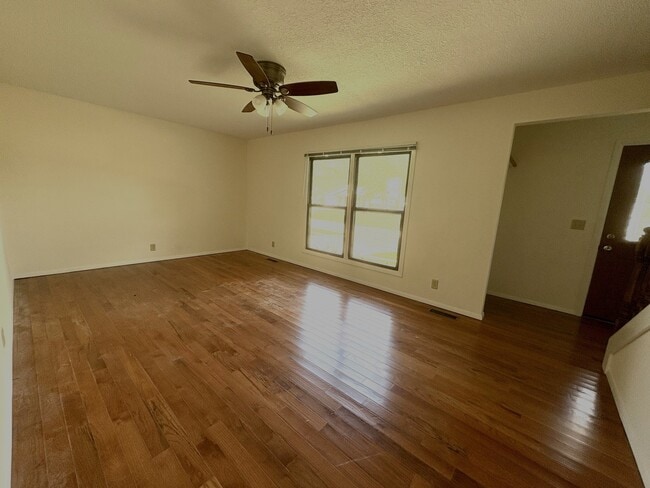 Photo - 1901 Kenny Ave