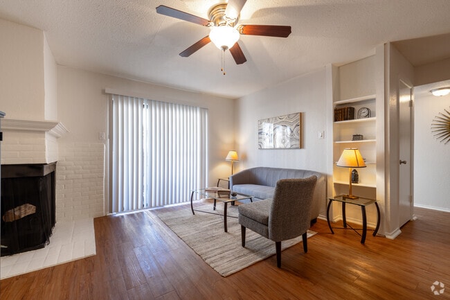 2BR,2BA - 985SF