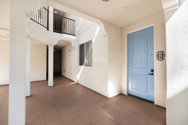 Le Blanc Apartments