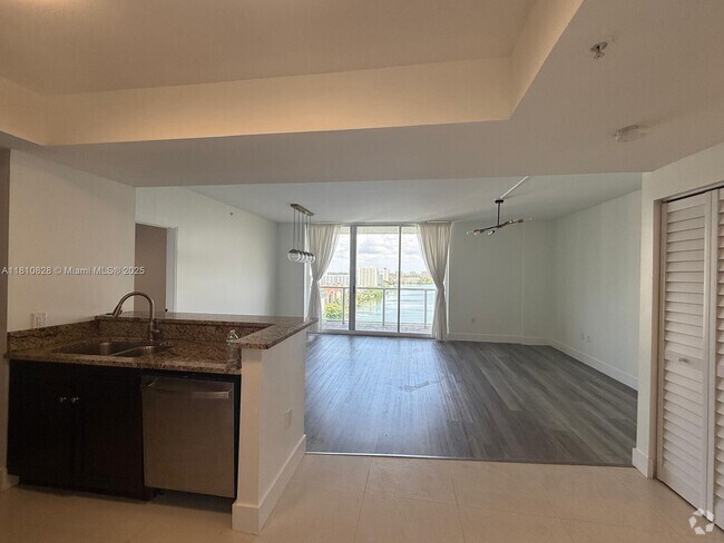 Building Photo - 5085 NW 7th St Unit 1401 Rental