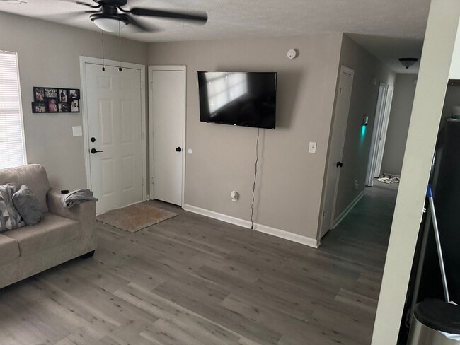 Photo - 95 Grove Creek Dr