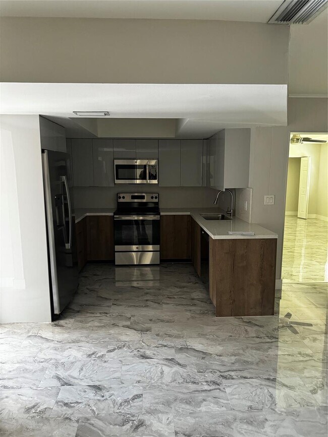 Photo - 5406 Bayberry Ln