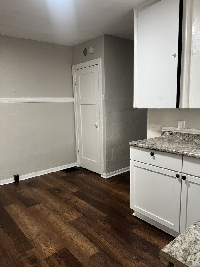 Photo - 235 N Oakland Ave Unit 237 N Oakland Ave