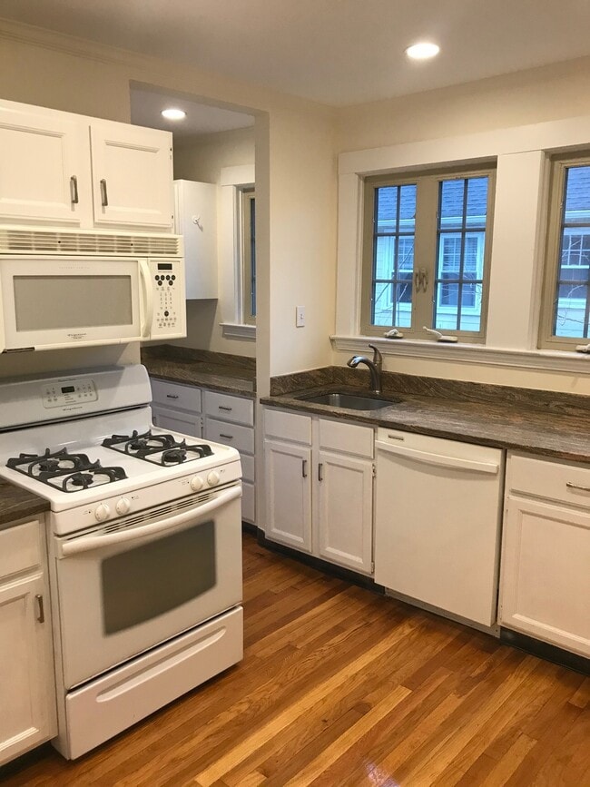 Apt 1 - 27 Willoughby St Unit 1