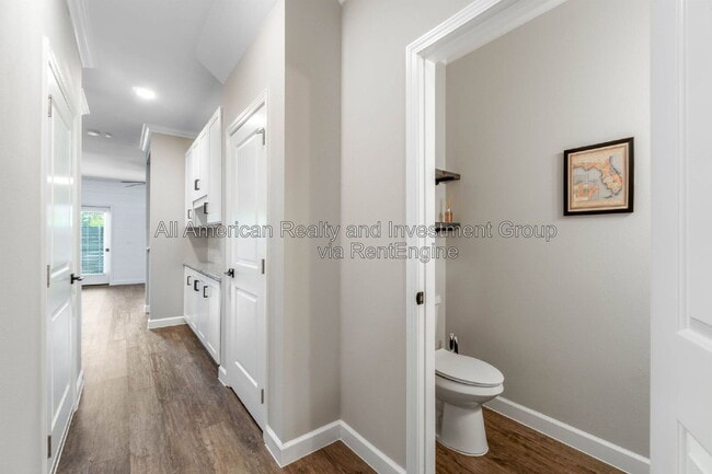 Photo - 1817 Stable Ln