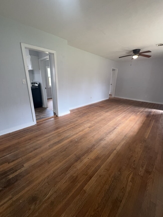 Photo - 320 Lawrence Rd