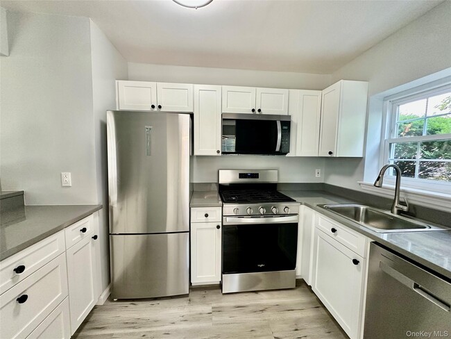 Building Photo - 25 Lexington Hills Rd Unit 8