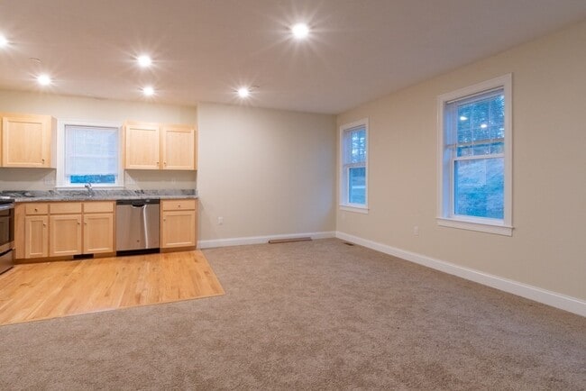Photo - 80 N Meadows Rd Unit 101