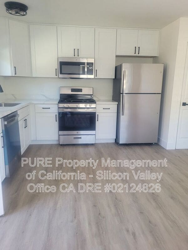 Photo - 3420 Pitcairn Way