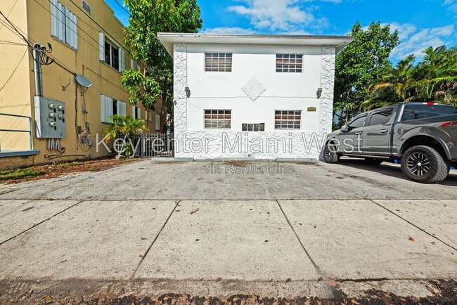 Photo - 219 NW 10th Ave Unit 2