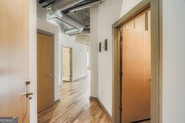 Photo - 1023 Juniper St NE Unit 203