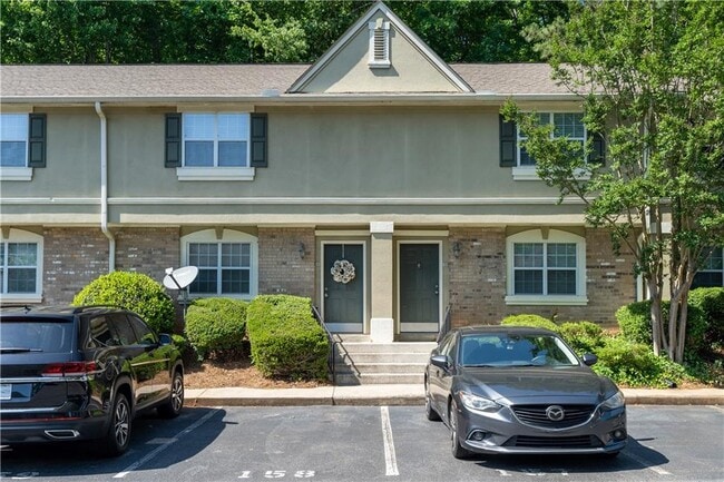 Building Photo - 6900 Roswell Rd
