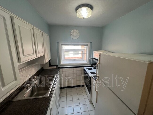 Photo - 5834 Nottingham Ave Unit 2w
