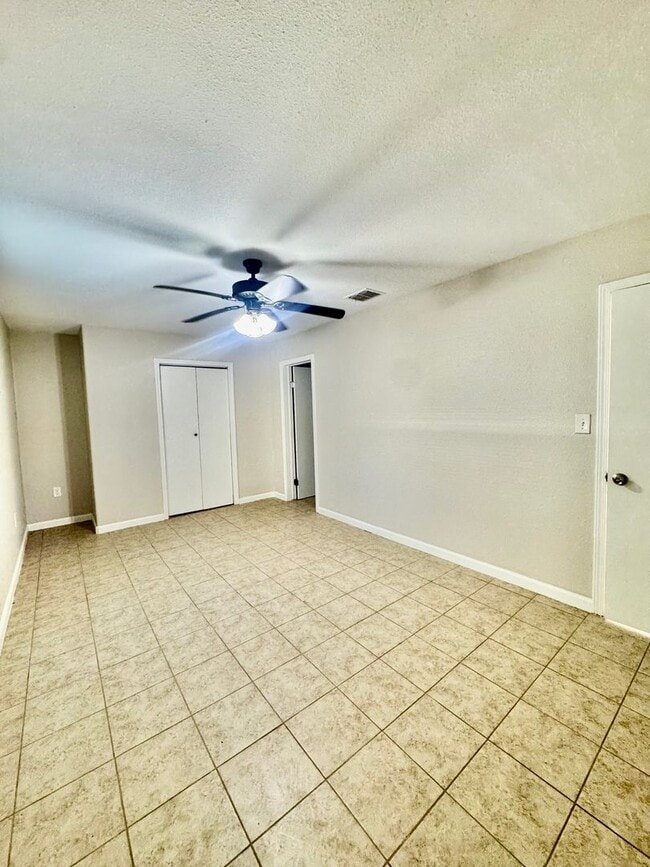 Photo - 2 Bedroom / 1 Bath Rental – Southside Neighborhood