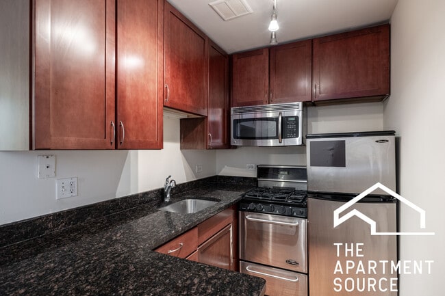 Photo - 628 W Wrightwood Ave