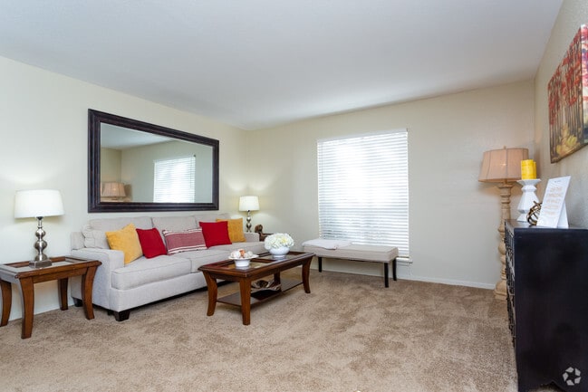 2BR,2BA-909sft