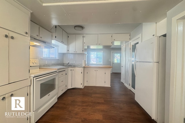 Photo - Cute & Cozy Cottage 1 Bedroom / 1 Bath - New Remodel