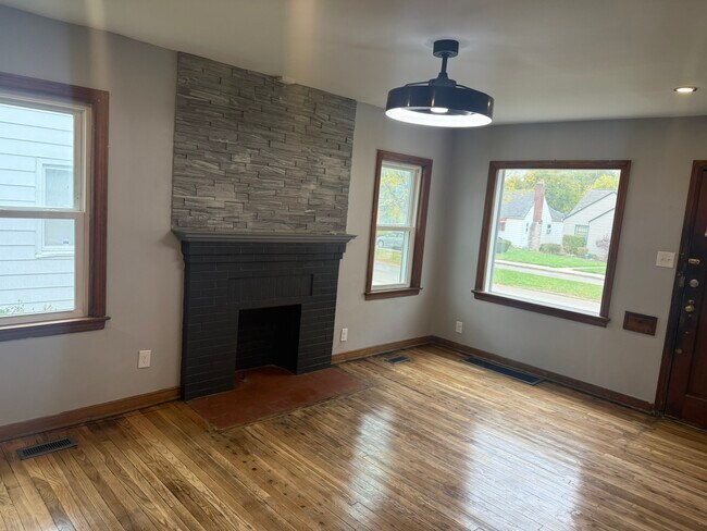 Photo - 1050 Bulen Ave