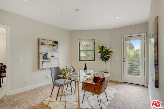 Photo - 8788 Shoreham Dr Unit 23