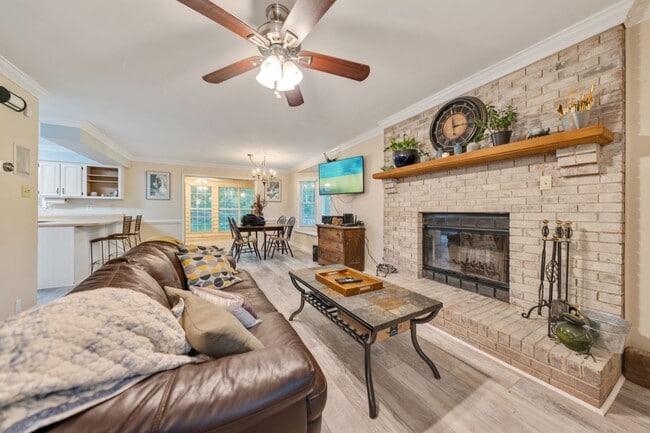 Photo - 3 Bedroom, 2 Bath in Hillsborough with Fenced yard!
