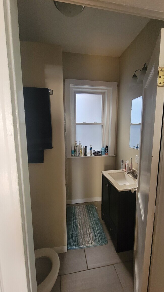 Photo - 16 Chester St Unit 2