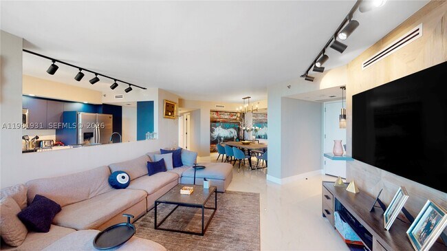Building Photo - 1000 E Island Blvd Unit 2903