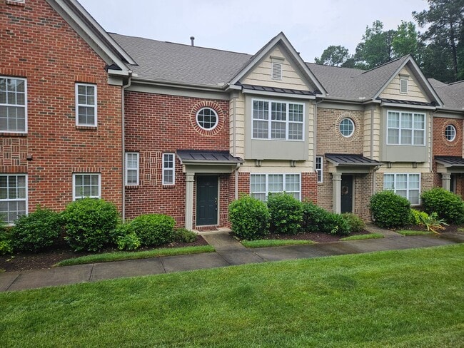 Building Photo - Fantastic Brier Creek 2br / 2.5ba Townhome! Avail Now!