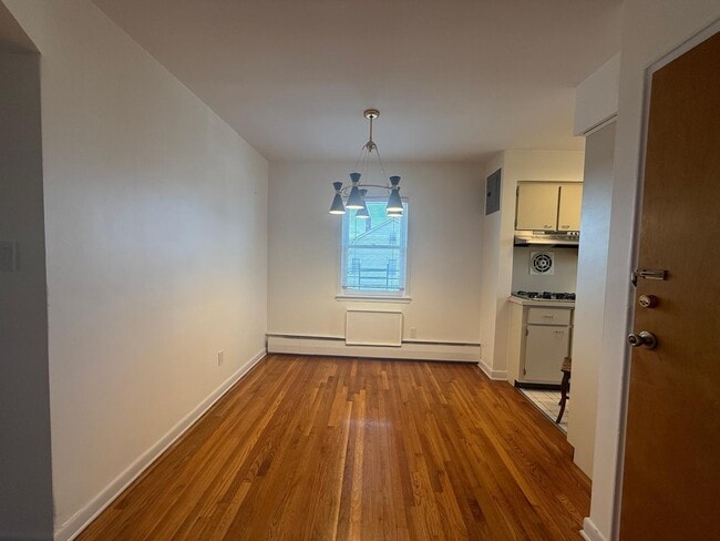 Photo - 60-30 69th Pl Apartamento
