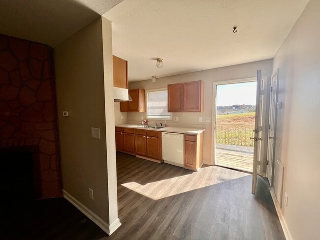 Photo - 200 Stone Henge Ln