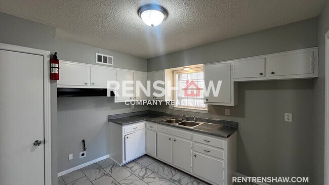 Photo - 2547 Courtney Dr