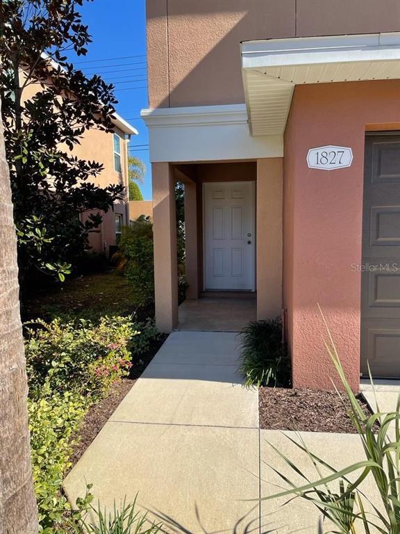 Photo - 1827 Sommarie Wy