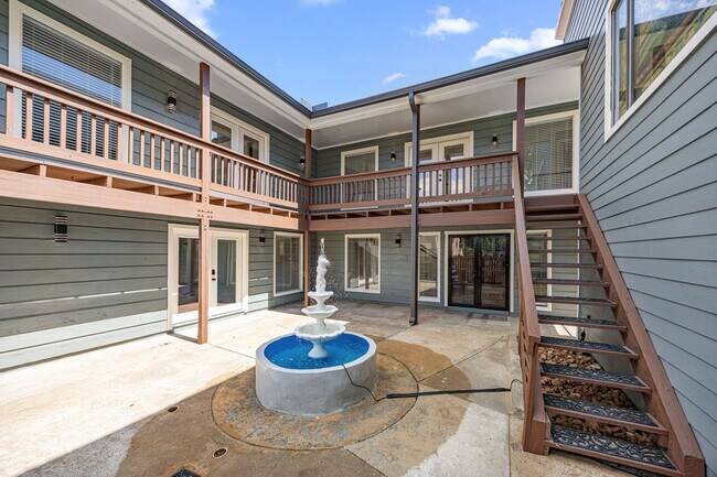 Photo - 2926 Meadowcreek Dr