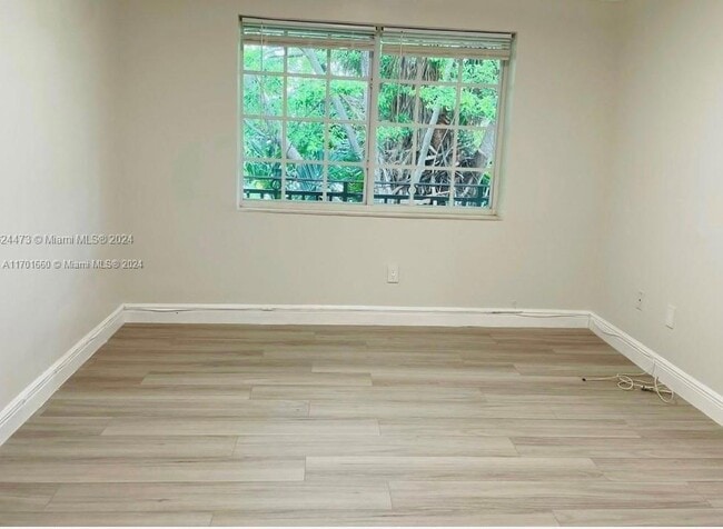 Photo - 1135 92nd St