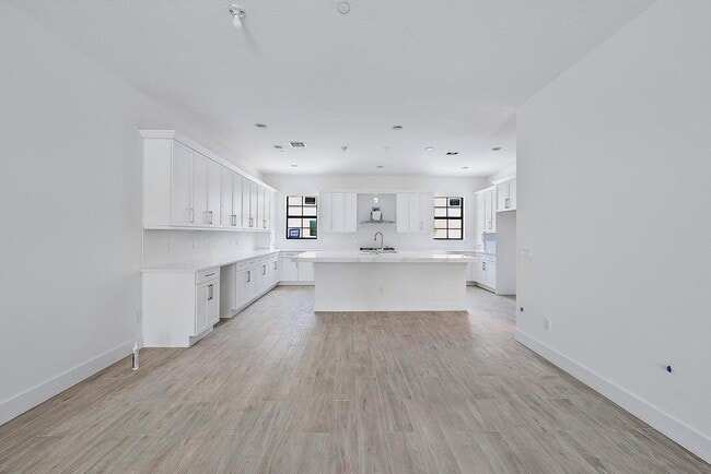 Photo - 5264 Beckman Ter