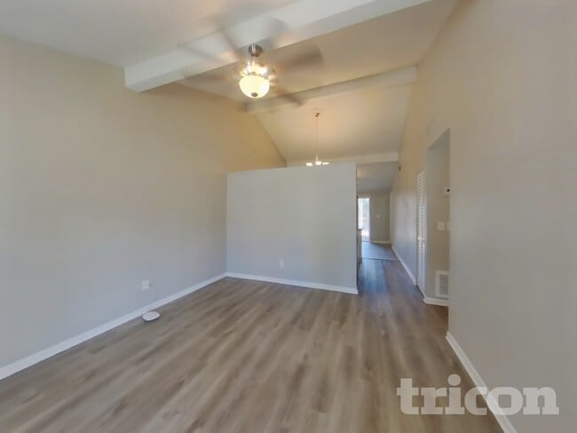 Photo - 16013 Woodpine Dr